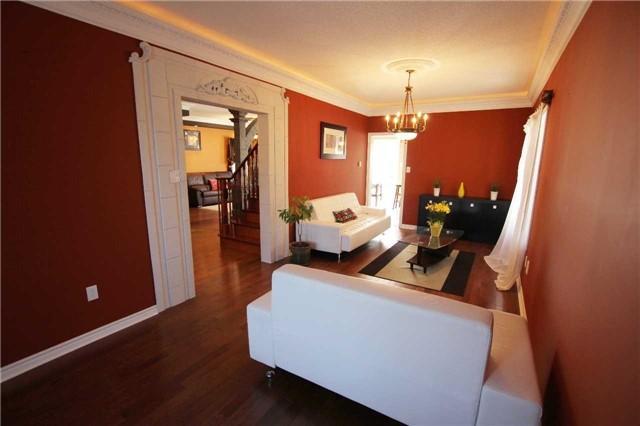 38 Batteaux St, House detached with 4 bedrooms, 3 bathrooms and 4 parking in Barrie ON | Image 4