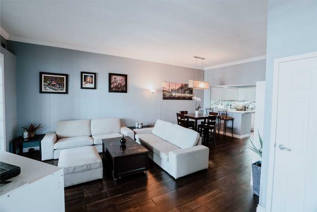 3115 - 25 The Esplanade St, Condo with 2 bedrooms, 2 bathrooms and 0 parking in Toronto ON | Image 10