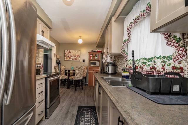 10 Woodstream Ave, House semidetached with 3 bedrooms, 3 bathrooms and 3 parking in Brampton ON | Image 3
