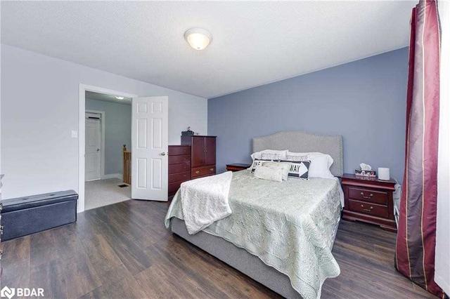 245 Stanley St, House attached with 3 bedrooms, 3 bathrooms and 3 parking in Barrie ON | Image 22