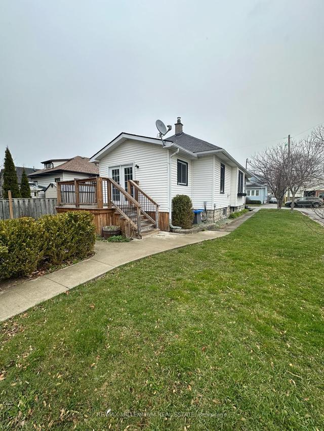 9 Grantham Ave, House detached with 3 bedrooms, 2 bathrooms and 3 parking in St. Catharines ON | Image 34