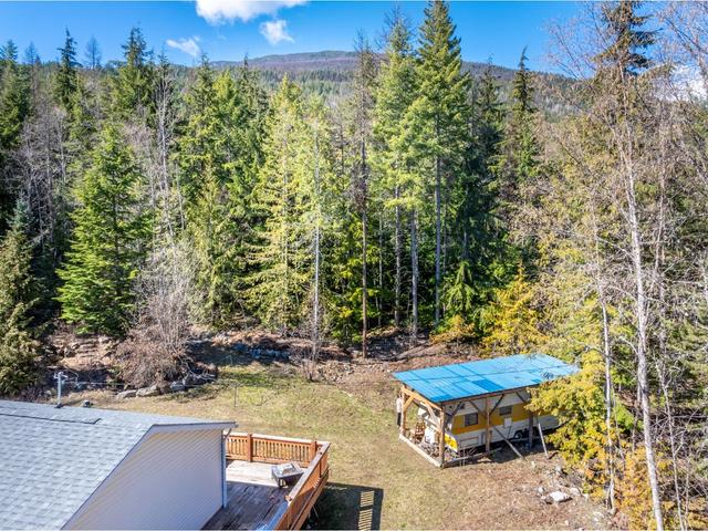 853 Birchmont Drive, House detached with 4 bedrooms, 2 bathrooms and null parking in Central Kootenay C BC | Image 31