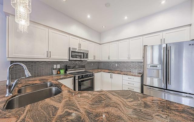 71 Cedarcrest Cres, House attached with 3 bedrooms, 4 bathrooms and 3 parking in Richmond Hill ON | Image 13