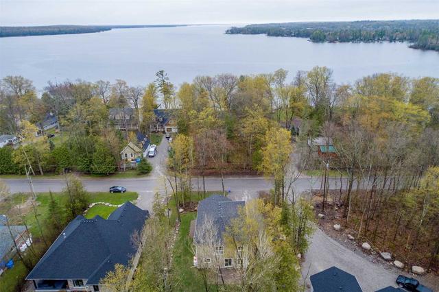 270 Riverside Dr, House detached with 5 bedrooms, 3 bathrooms and 6 parking in Kawartha Lakes ON | Image 33
