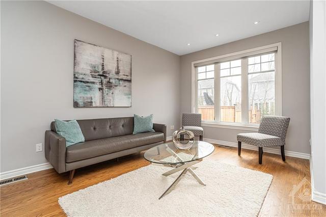 110 Spartina Street, Townhouse with 3 bedrooms, 3 bathrooms and 2 parking in Ottawa ON | Image 3
