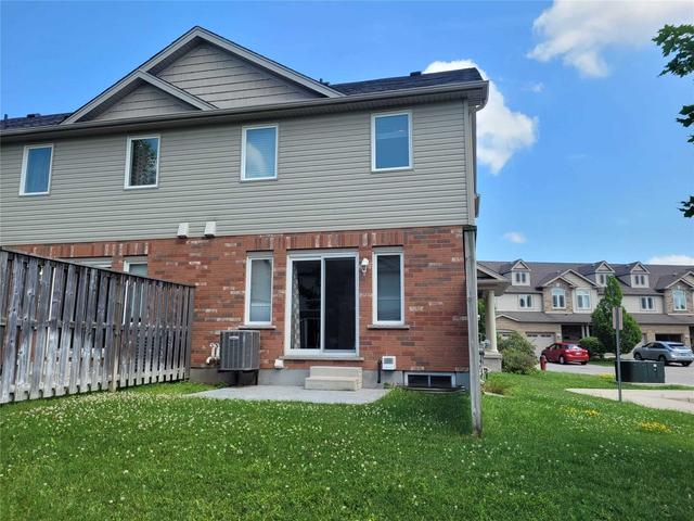 99 Lambeth Way, Townhouse with 3 bedrooms, 3 bathrooms and 2 parking in Guelph ON | Image 27
