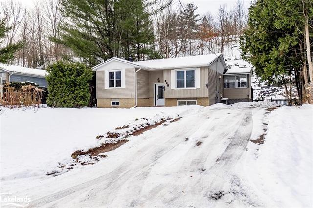 225 Fernwood Drive, House detached with 5 bedrooms, 2 bathrooms and 3 parking in Gravenhurst ON | Image 16