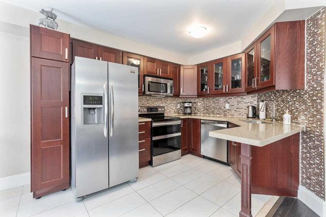6985 Dunnview Crt, House attached with 4 bedrooms, 3 bathrooms and 5 parking in Mississauga ON | Image 26