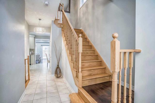 75 Yardley Cres, House semidetached with 4 bedrooms, 4 bathrooms and 4 parking in Brampton ON | Image 8