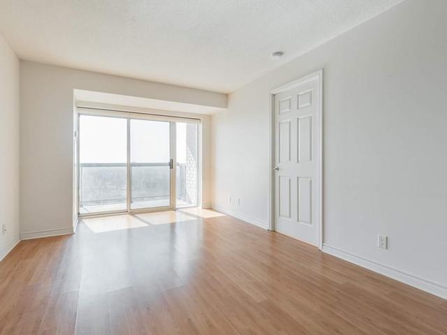 1422 - 18 Mondeo Dr, Condo with 2 bedrooms, 2 bathrooms and 1 parking in Toronto ON | Image 16