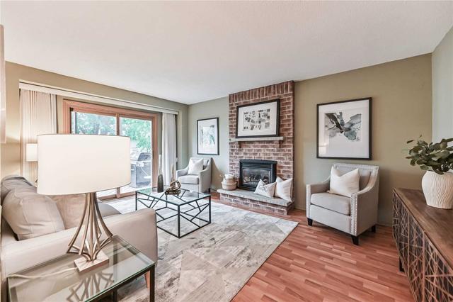 1097 Wildwood Dr, House detached with 4 bedrooms, 3 bathrooms and 6 parking in Newmarket ON | Image 10