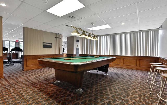 1403 - 50 Elm Dr, Condo with 2 bedrooms, 1 bathrooms and 1 parking in Mississauga ON | Image 11