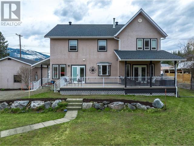704 Moss Street, House detached with 5 bedrooms, 3 bathrooms and 6 parking in Revelstoke BC | Image 58