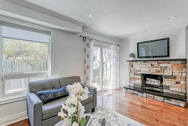 3207 Victoria St, House detached with 3 bedrooms, 2 bathrooms and 5 parking in Oakville ON | Image 5