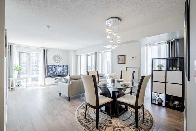 2408 - 210 Victoria St, Condo with 2 bedrooms, 2 bathrooms and 0 parking in Toronto ON | Image 2