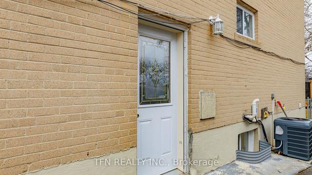 60 Elise Terr, House semidetached with 3 bedrooms, 3 bathrooms and 4 parking in Toronto ON | Image 11