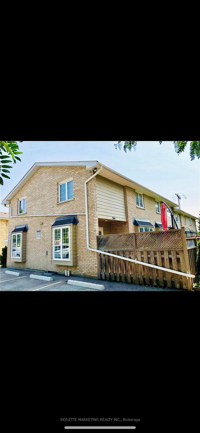 264 Homestead Cres, Townhouse with 3 bedrooms, 2 bathrooms and 1 parking in London ON | Image 27