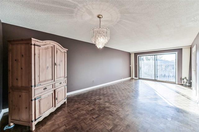 198 Robert Hicks Dr, House semidetached with 4 bedrooms, 3 bathrooms and 5 parking in Toronto ON | Image 34