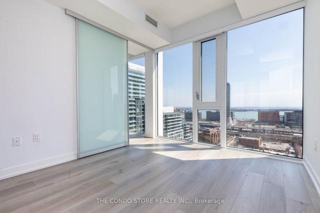 2208 - 158 Front St E, Condo with 2 bedrooms, 2 bathrooms and 1 parking in Toronto ON | Image 6