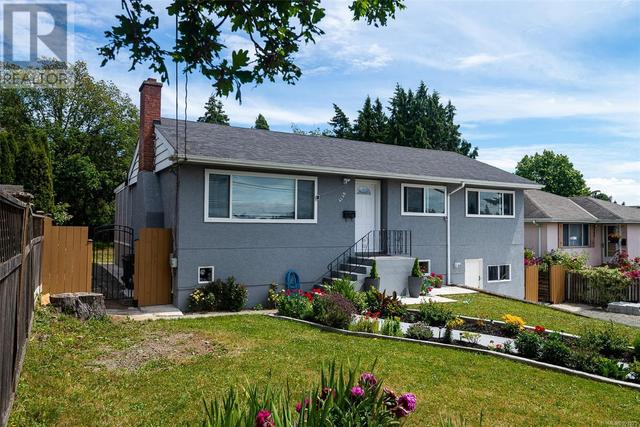 4149 Glanford Ave, House detached with 6 bedrooms, 3 bathrooms and 2 parking in Saanich BC | Image 1