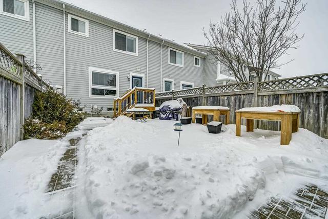 165 Carnwith Dr E, House attached with 3 bedrooms, 3 bathrooms and 2 parking in Whitby ON | Image 17