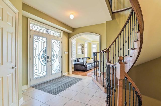 515 Amarone Crt, House detached with 6 bedrooms, 5 bathrooms and 4 parking in Mississauga ON | Image 2