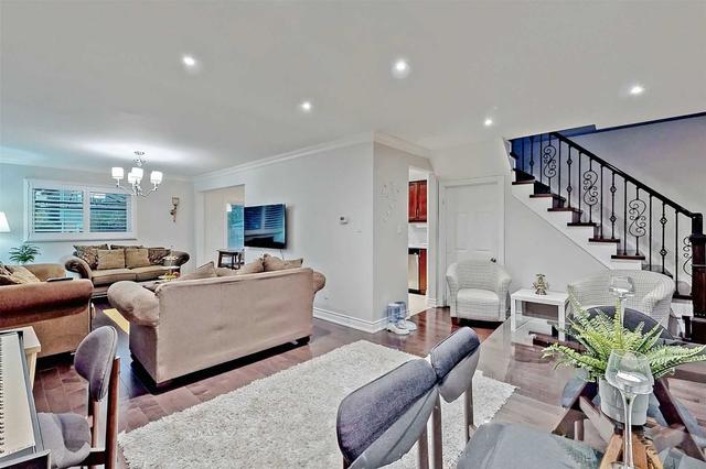 88 Gray Cres, House detached with 3 bedrooms, 4 bathrooms and 4 parking in Richmond Hill ON | Image 2