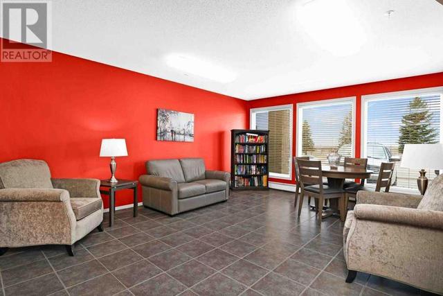 214, - 1648 Saamis Drive Nw, Condo with 1 bedrooms, 1 bathrooms and 1 parking in Medicine Hat AB | Image 3