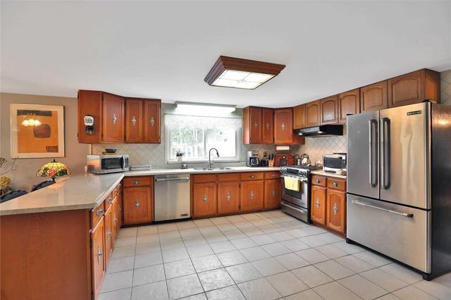 73 River Rd, House detached with 4 bedrooms, 2 bathrooms and 4 parking in Brampton ON | Image 6