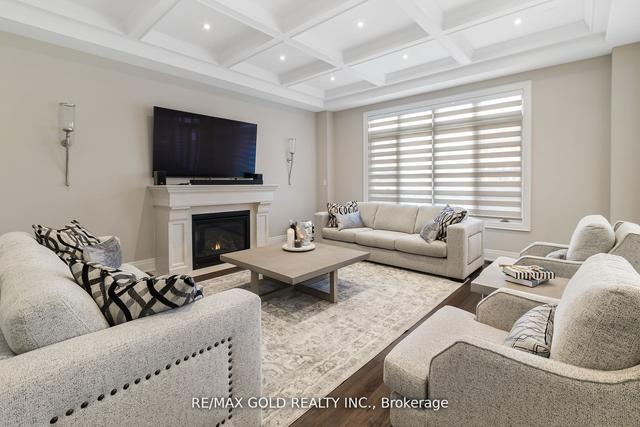 1 Mary Natasha Crt, House detached with 5 bedrooms, 6 bathrooms and 9 parking in Vaughan ON | Image 8