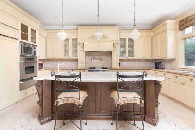 5 Mead Crt, House detached with 5 bedrooms, 9 bathrooms and 8 parking in Toronto ON | Image 16