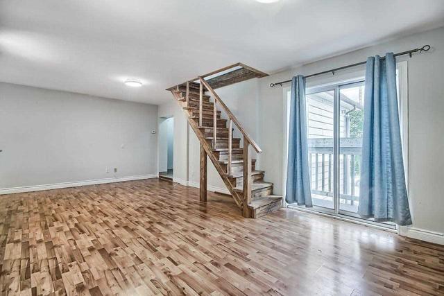 upper - 370 Jones Ave, House detached with 3 bedrooms, 1 bathrooms and 1 parking in Toronto ON | Image 10