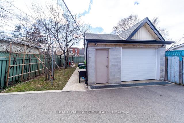 187 Cameron Ave, House detached with 2 bedrooms, 2 bathrooms and 4 parking in Toronto ON | Image 25