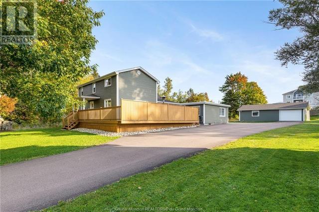 894 Amirault, House detached with 5 bedrooms, 3 bathrooms and null parking in Dieppe NB | Image 2