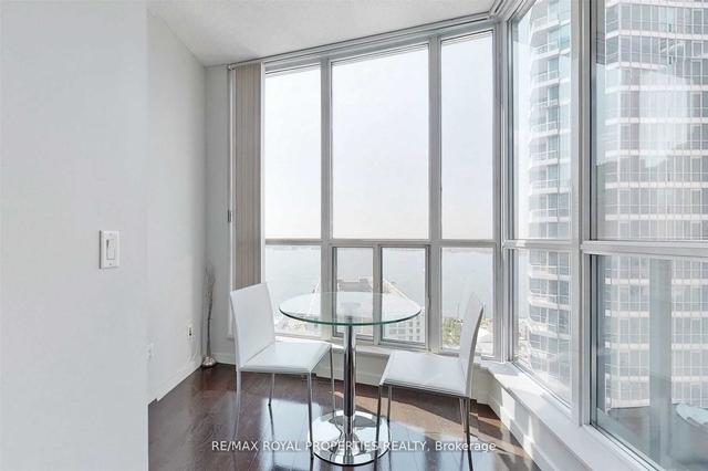 2710 - 8 York St, Condo with 2 bedrooms, 2 bathrooms and 1 parking in Toronto ON | Image 2