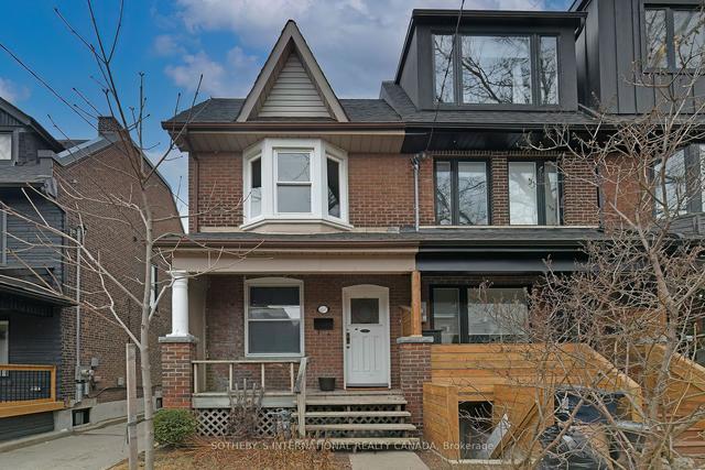 800 Shaw St, House attached with 3 bedrooms, 3 bathrooms and 1 parking in Toronto ON | Image 1