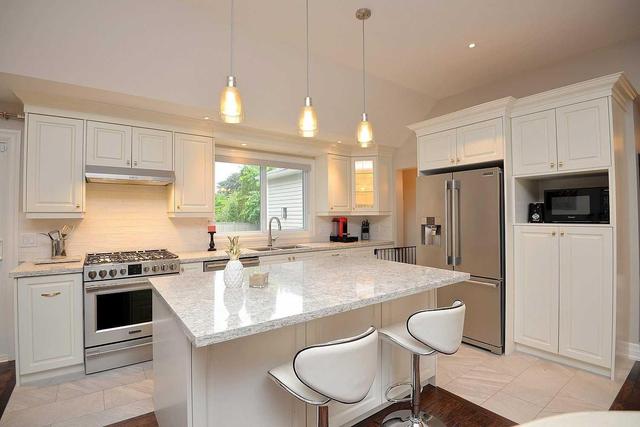 873 Eagle Dr, House detached with 4 bedrooms, 3 bathrooms and 6 parking in Burlington ON | Image 5