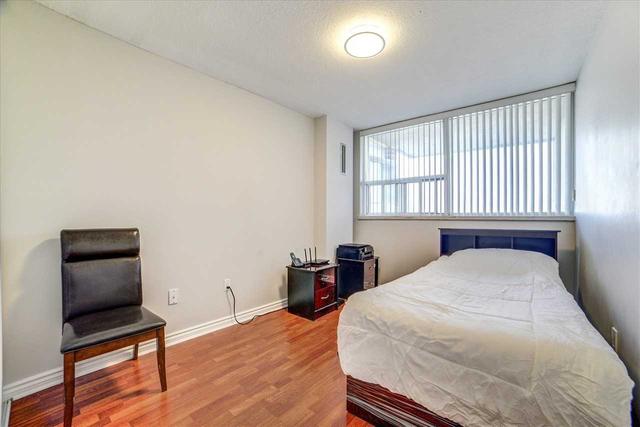802 - 25 Silver Springs Blvd, Condo with 3 bedrooms, 2 bathrooms and 1 parking in Toronto ON | Image 2