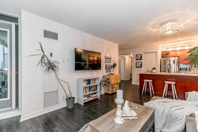 1201 - 397 Front St, Condo with 1 bedrooms, 1 bathrooms and 1 parking in Toronto ON | Image 4