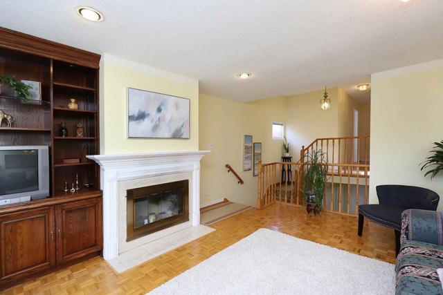 138 Marlott Rd, House detached with 3 bedrooms, 3 bathrooms and 5 parking in Vaughan ON | Image 15