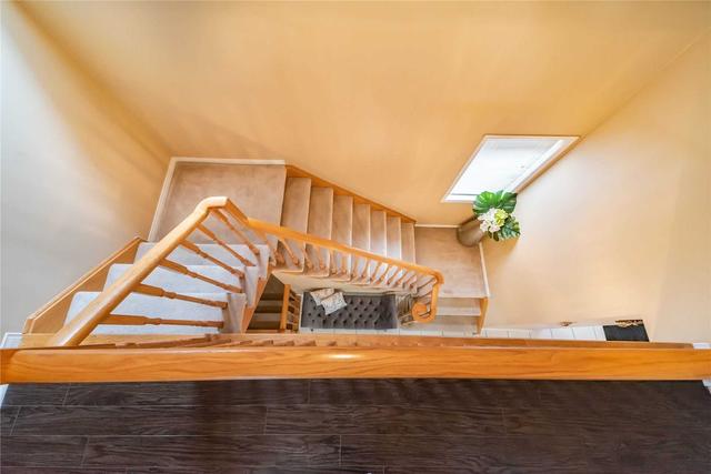 27 Culture Cres, House detached with 3 bedrooms, 3 bathrooms and 6 parking in Brampton ON | Image 14