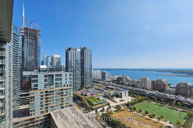 2807 - 21 Iceboat Terr, Condo with 1 bedrooms, 1 bathrooms and 1 parking in Toronto ON | Image 9