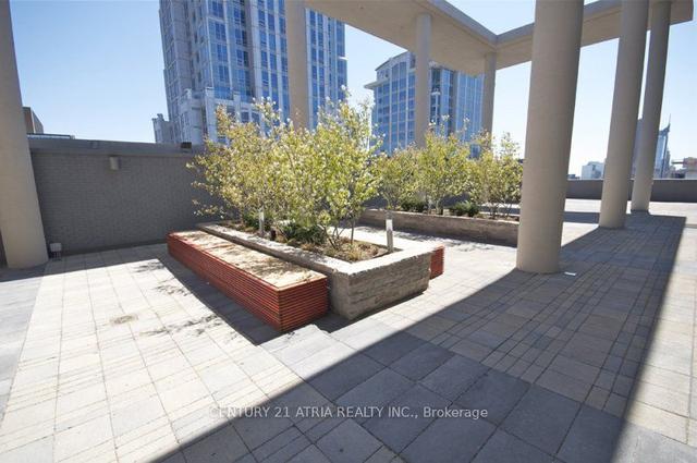 1212 - 770 Bay St, Condo with 2 bedrooms, 2 bathrooms and 1 parking in Toronto ON | Image 15