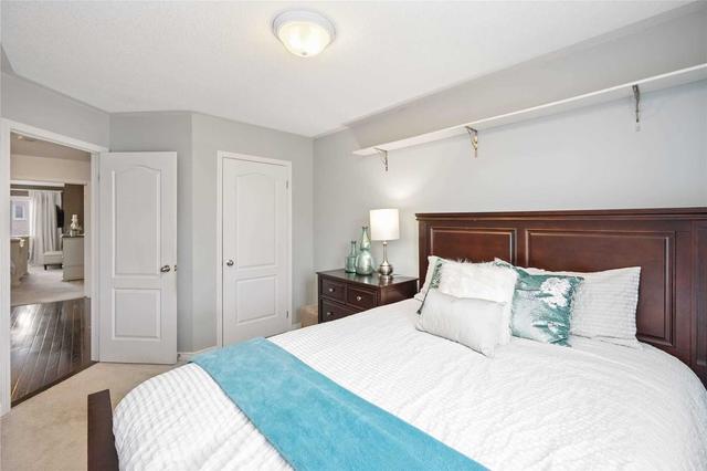 73 Chant Cres, House attached with 3 bedrooms, 3 bathrooms and 3 parking in Ajax ON | Image 16