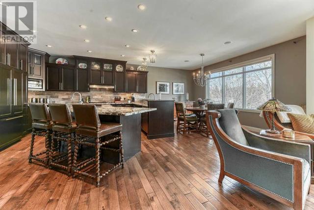 139 Valhalla Crescent Nw, House detached with 4 bedrooms, 3 bathrooms and 4 parking in Calgary AB | Image 9