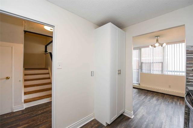 514 - 2121 Roche Crt, Condo with 3 bedrooms, 2 bathrooms and 1 parking in Mississauga ON | Image 8