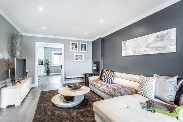 17 Gotham Crt, House semidetached with 3 bedrooms, 3 bathrooms and 7 parking in Toronto ON | Image 31
