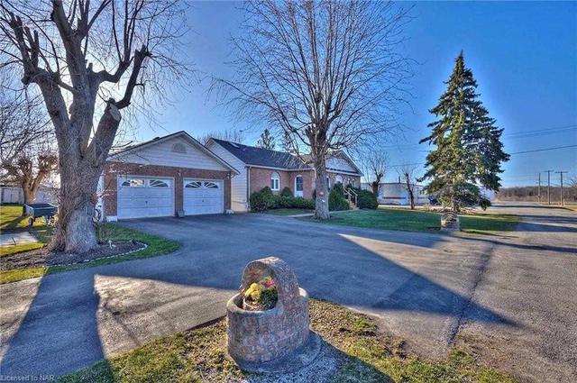 1096 Barnhart St, House detached with 3 bedrooms, 2 bathrooms and 7 parking in Fort Erie ON | Image 23