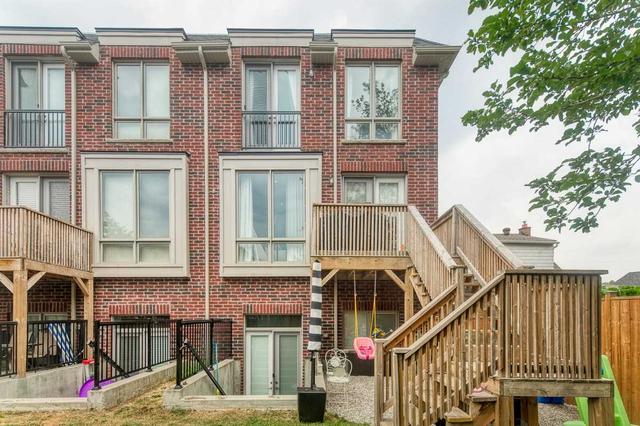27a Marquette Ave, House semidetached with 4 bedrooms, 4 bathrooms and 2 parking in Toronto ON | Image 21