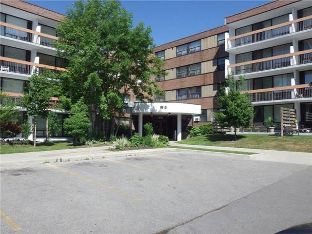 407 - 1815 O'connor Dr, Condo with 2 bedrooms, 1 bathrooms and 1 parking in Toronto ON | Image 1